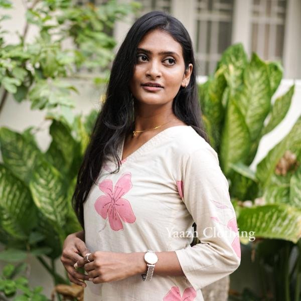Elegant Beige & Pink Floral Cotton Kurti Set – Graceful Everyday Fashion